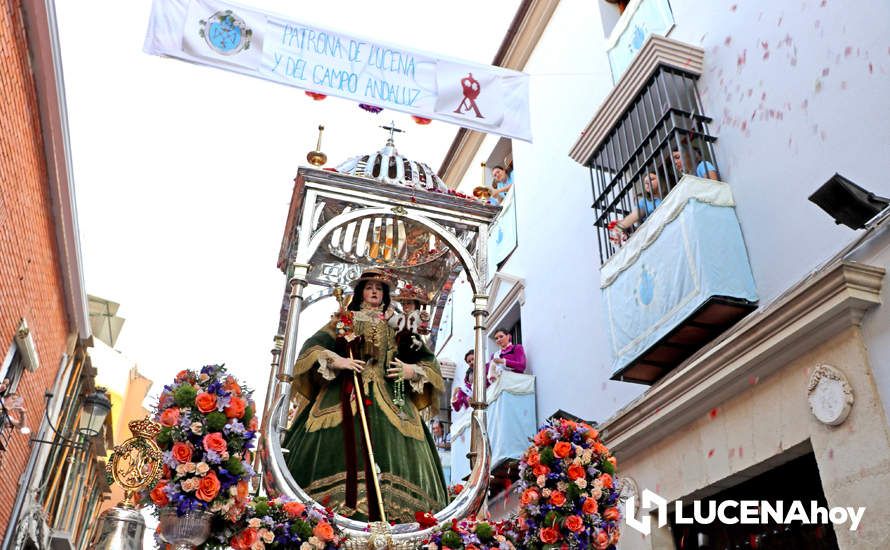 GALERÍA I: Una multitud recibe a la Virgen de Araceli en su llegada a Lucena en Romería de Bajada