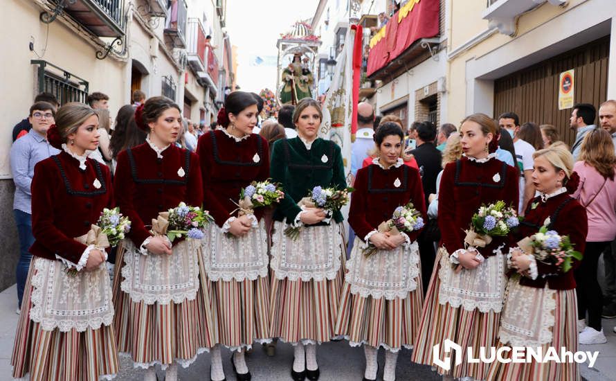 GALERÍA I: Una multitud recibe a la Virgen de Araceli en su llegada a Lucena en Romería de Bajada