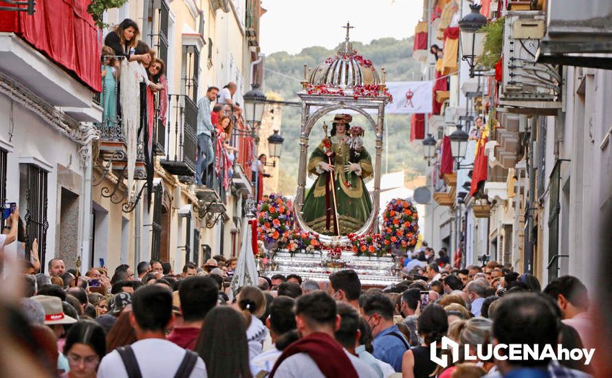 GALERÍA I: Una multitud recibe a la Virgen de Araceli en su llegada a Lucena en Romería de Bajada