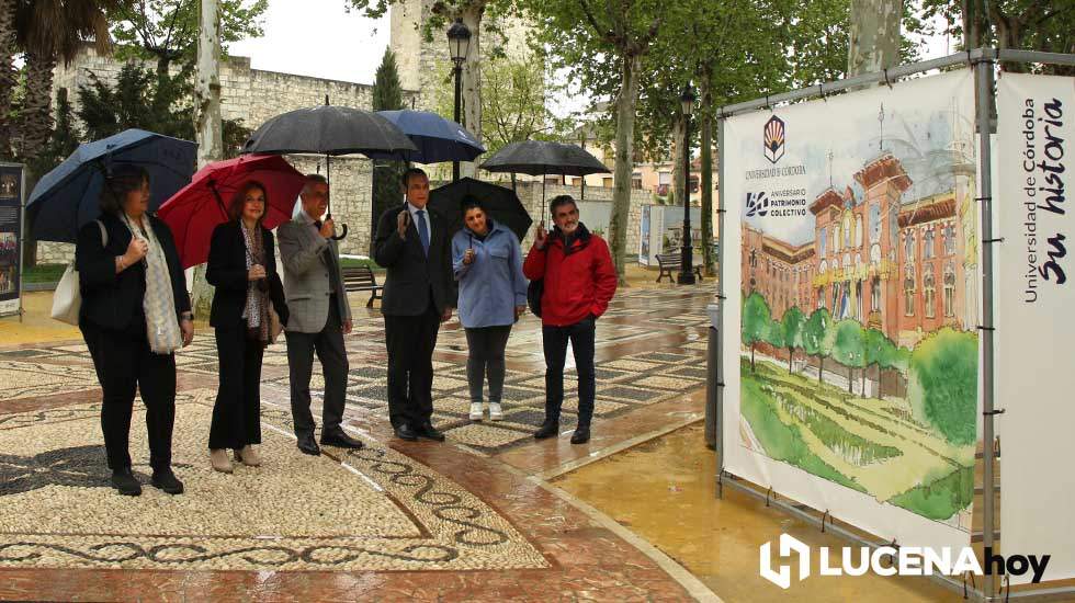  Un momento de la visita a la exposición instalada en el Paseo del Coso 