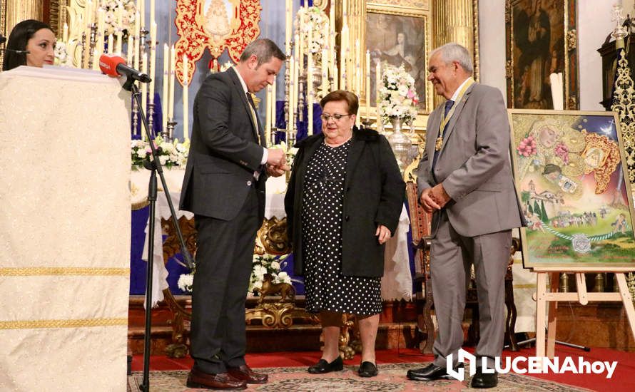 GALERÍA: Araceli Rodríguez Yebra evoca los 50 años de la Hermandad del Rocío de Lucena en su emotivo pregón GALERÍA: Araceli Rodríguez Yebra evoca los 50 años de la Hermandad del Rocío de Lucena en su emotivo pregón