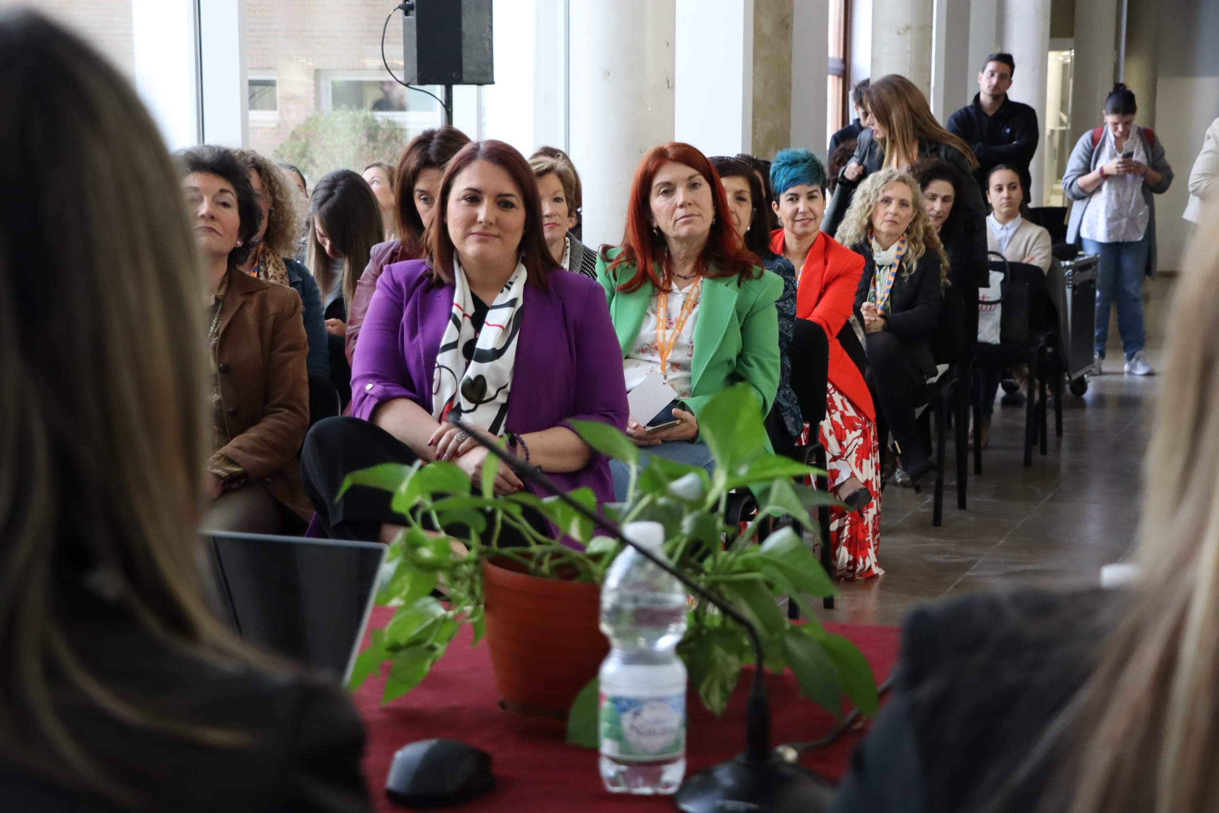 Encuentro Profesional Comercial de Empresarias “Con Voz en On” Encuentro Profesional Comercial de Empresarias “Con Voz en On”