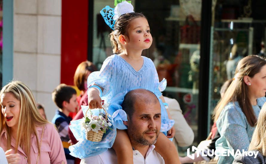 GALERÍA: Lucena brinda a la Virgen de Araceli una interminable ofrenda de flores