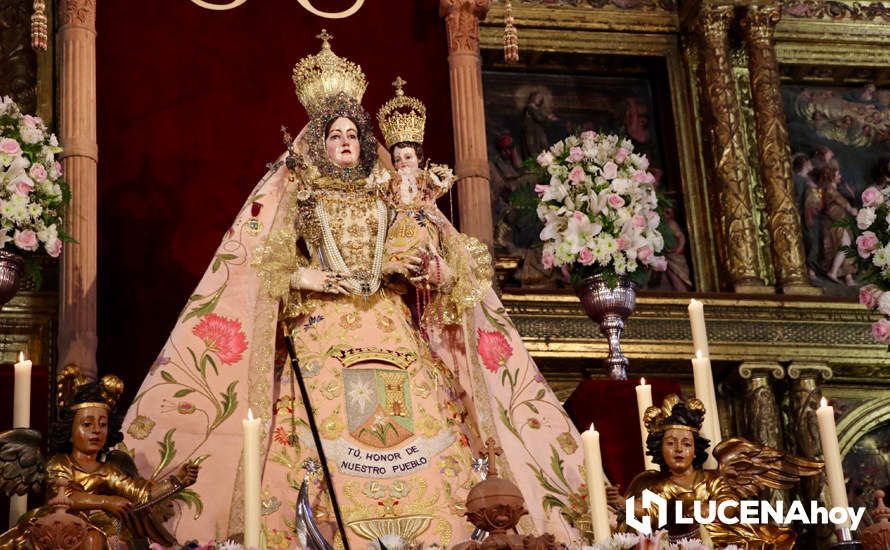 GALERÍA: Lucena brinda a la Virgen de Araceli una interminable ofrenda de flores