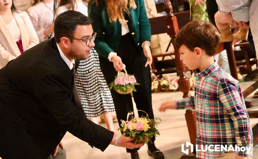 GALERÍA: Lucena brinda a la Virgen de Araceli una interminable ofrenda de flores