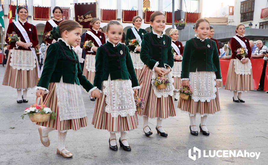 GALERÍA: Lucena brinda a la Virgen de Araceli una interminable ofrenda de flores