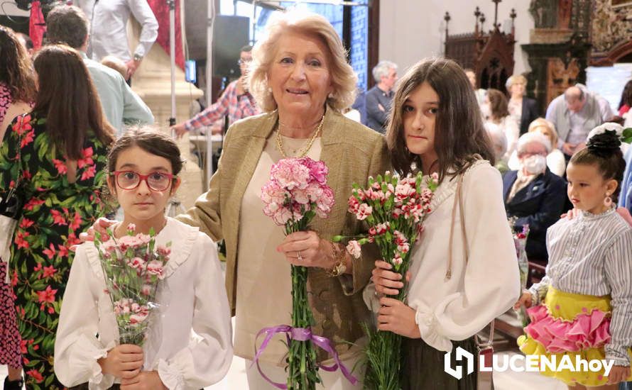 GALERÍA: Lucena brinda a la Virgen de Araceli una interminable ofrenda de flores