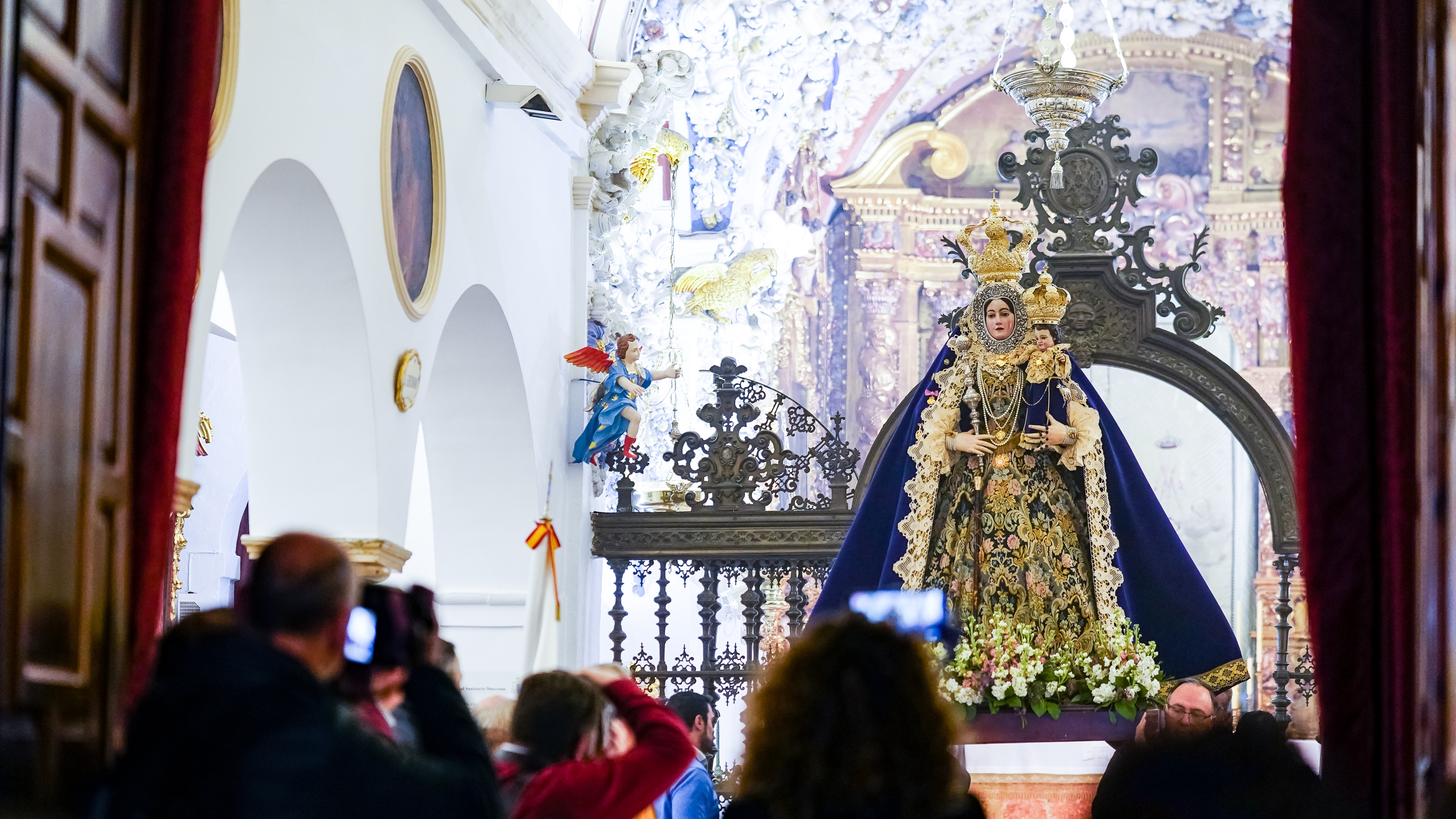 Procesión del Stmo. Sacramento y la Virgen de Araceli por el entorno del Santuario