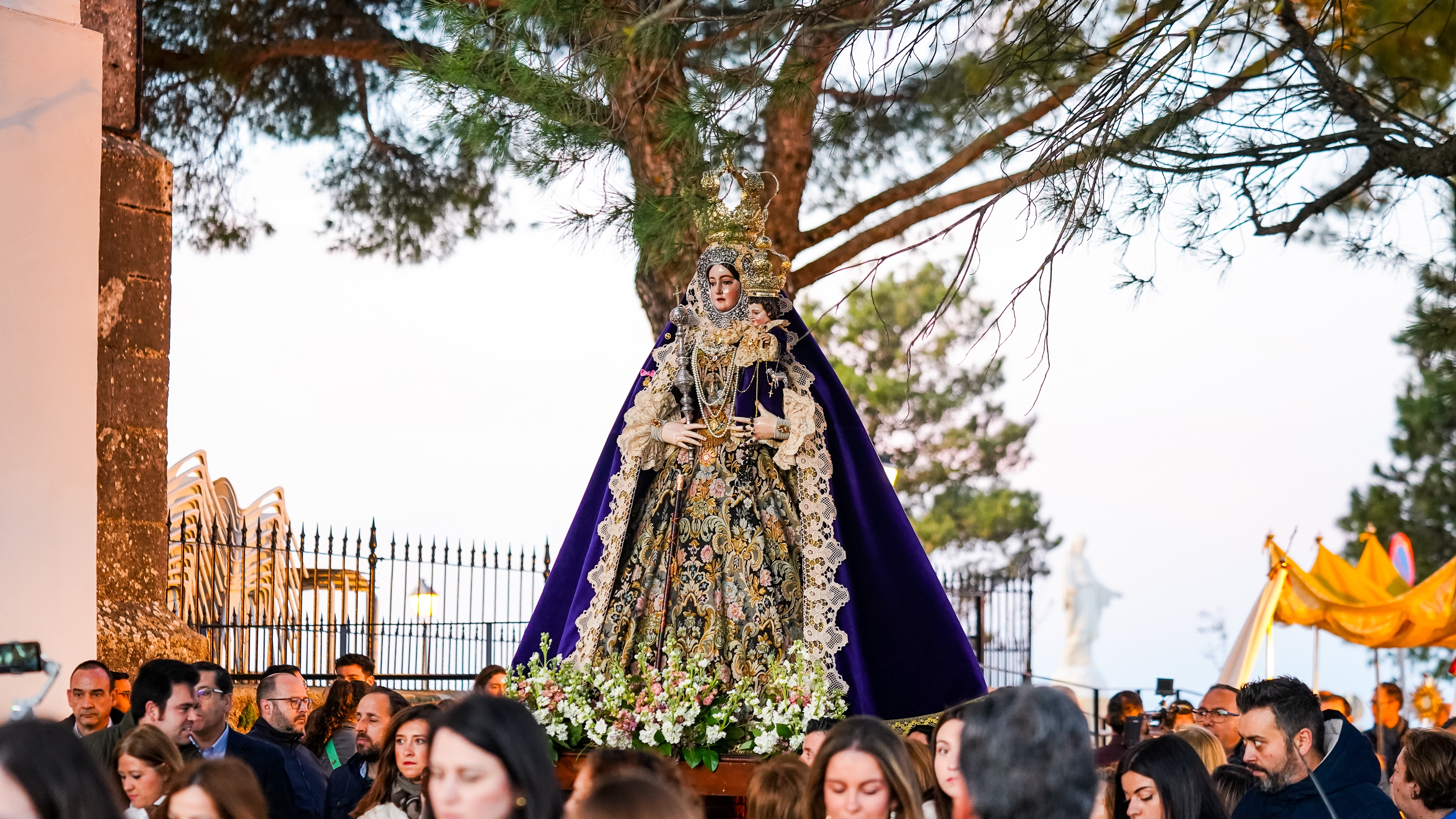 Procesión del Stmo. Sacramento y la Virgen de Araceli por el entorno del Santuario