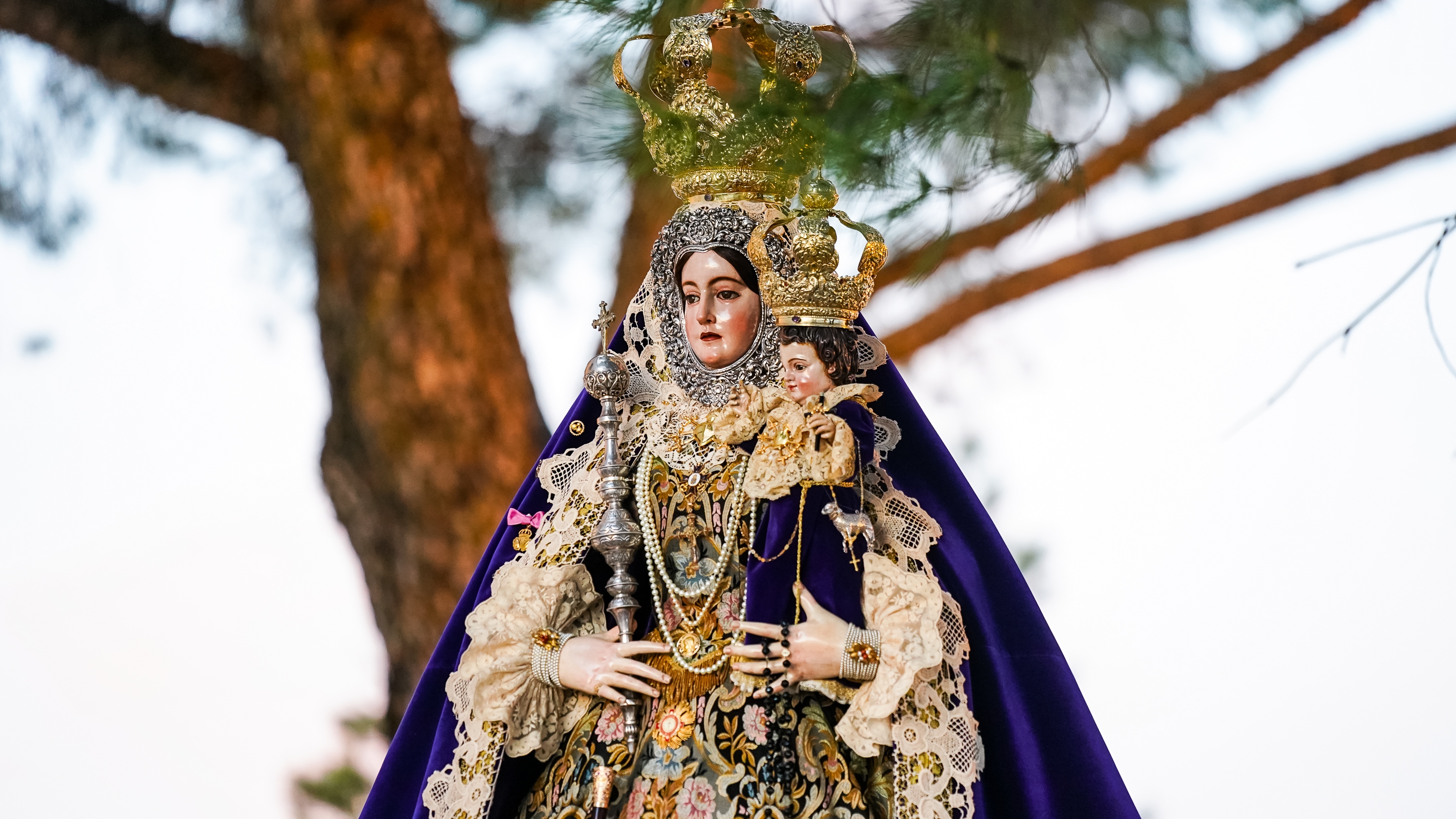 Procesión del Stmo. Sacramento y la Virgen de Araceli por el entorno del Santuario