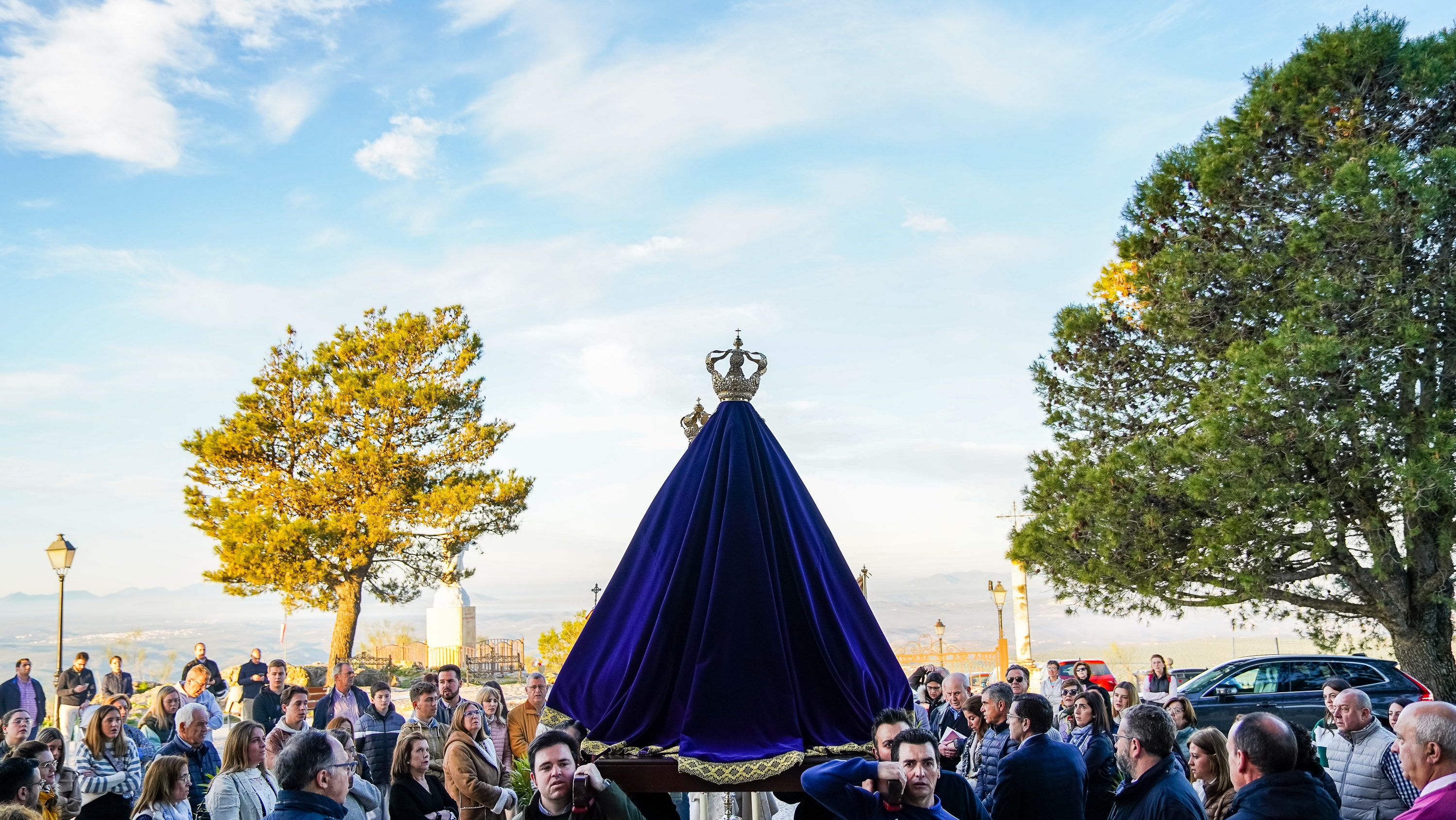 Procesión del Stmo. Sacramento y la Virgen de Araceli por el entorno del Santuario