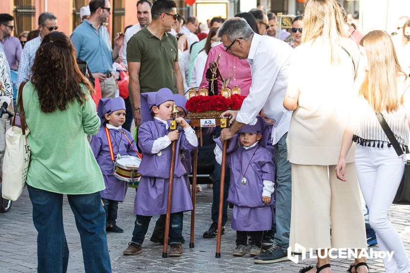 GALERÍA: Medio centenar de pequeños pasos procesionales toman parte en el desfile de procesiones infantiles 'Pasión y gloria de Lucena'