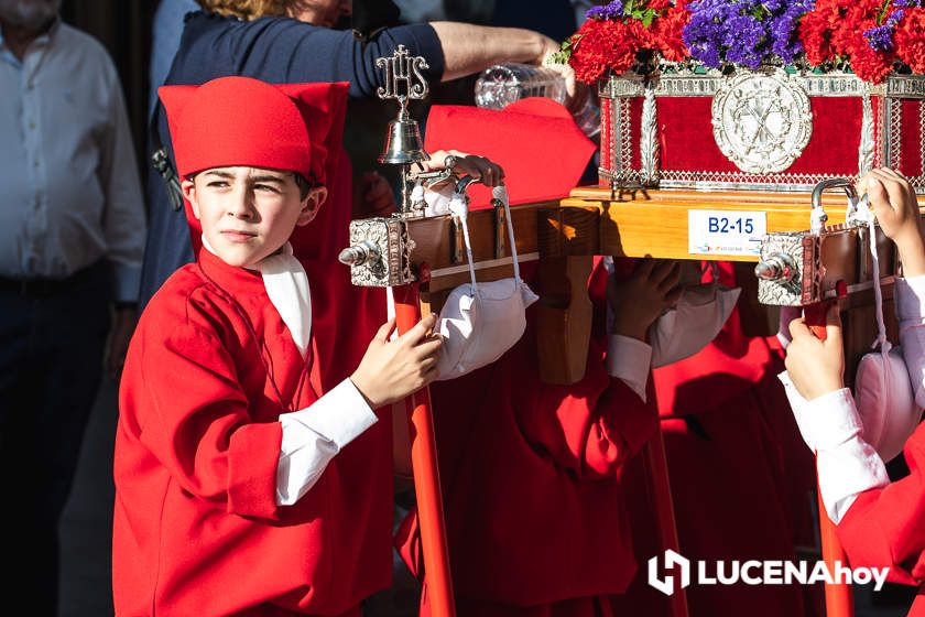 GALERÍA: Medio centenar de pequeños pasos procesionales toman parte en el desfile de procesiones infantiles 'Pasión y gloria de Lucena'