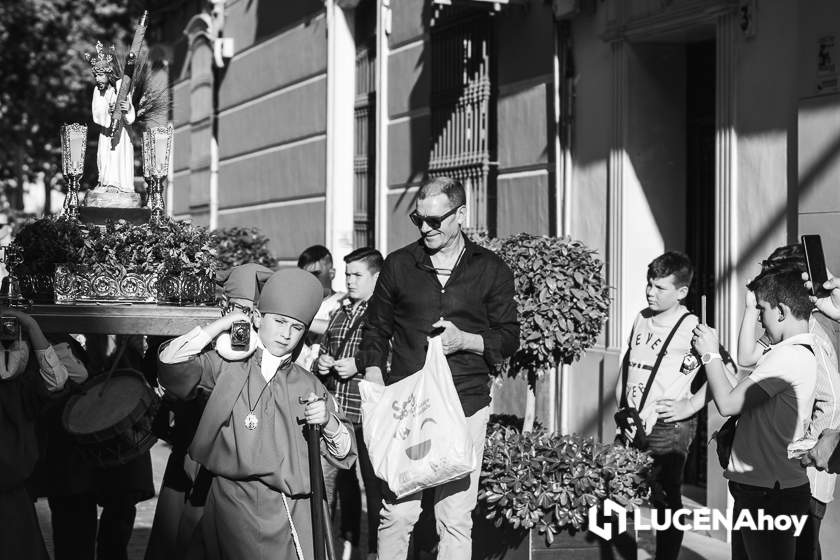 GALERÍA: Medio centenar de pequeños pasos procesionales toman parte en el desfile de procesiones infantiles 'Pasión y gloria de Lucena'