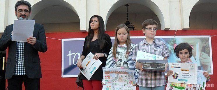  Medio millar de alumnos dibujan el centro de Lucena: Premios 'Lucena Centro" 