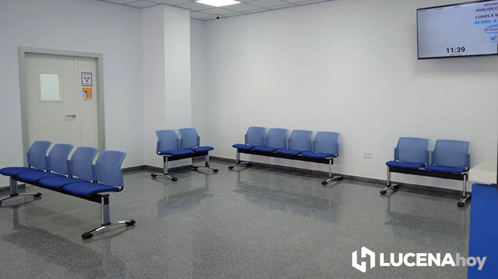  Sala de espera de la nueva clínica "Lucena Salud" 