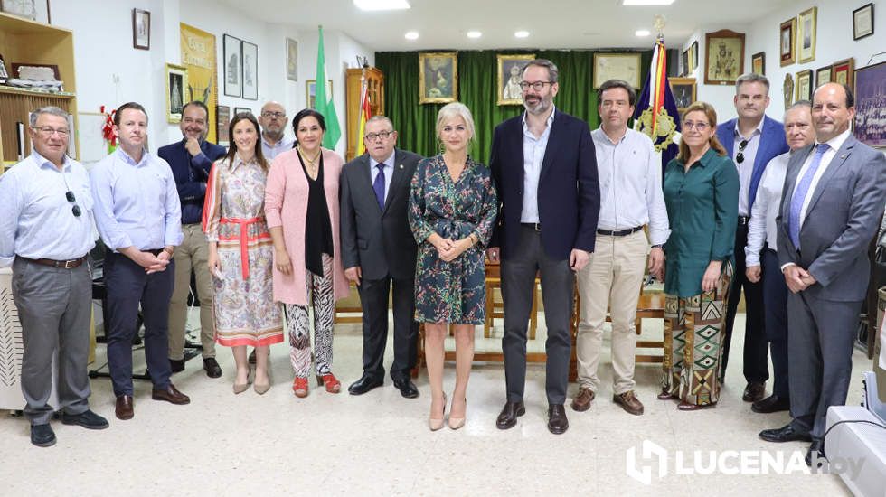  La consejera de Cultura y Patrimonio de la Junta de Andalucía en la sede de la Agrupación de Cofradías de Lucena 