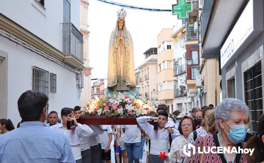 GALERÍA: La procesión de la Virgen de Fátima recorre las calles del barrio de Santiago