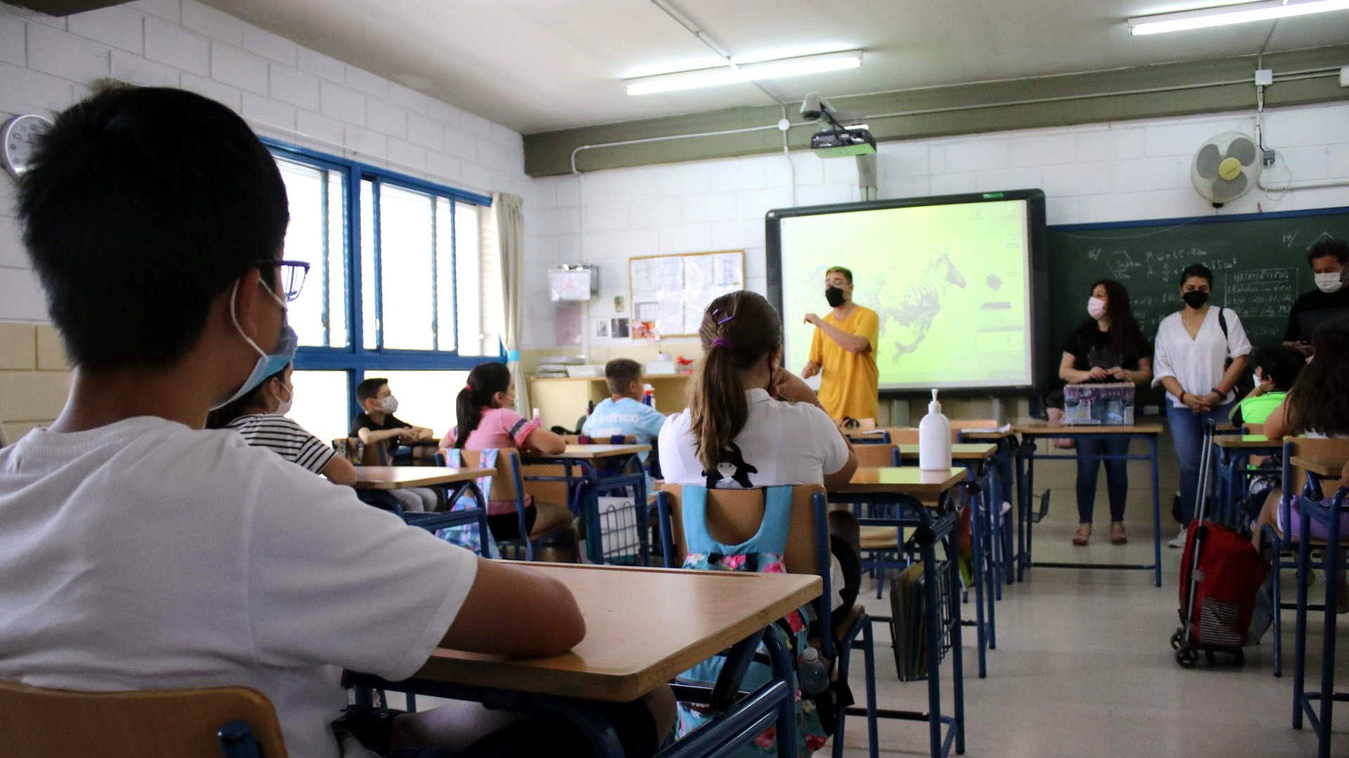  Charla sobre acoso escolar en una clase del CEIP Antonio Machado 