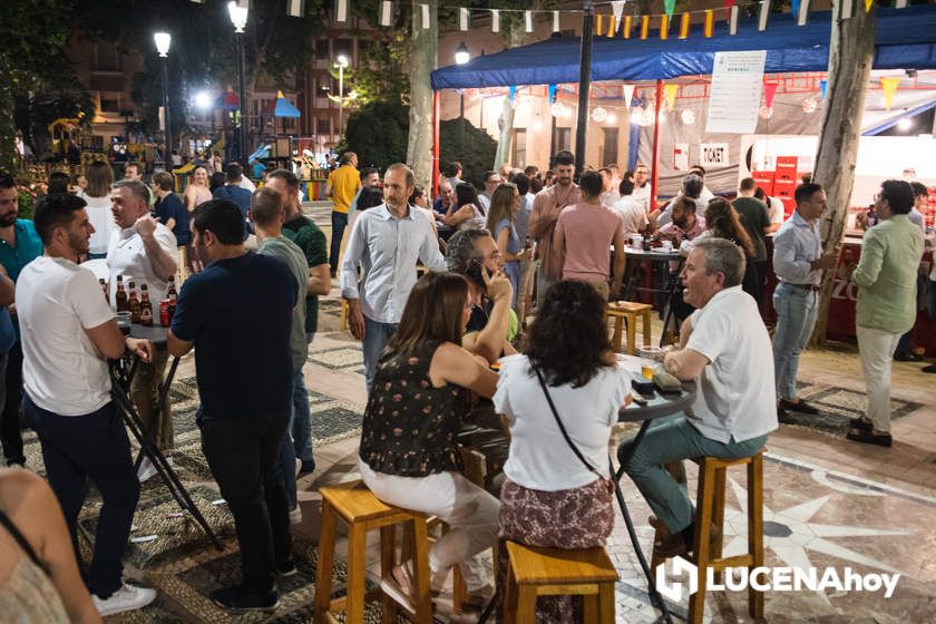 GALERÍA: Amor y Paz y La Columna 'plantan' sus Cruces de Mayo en El Coso y el llanete de Santiago