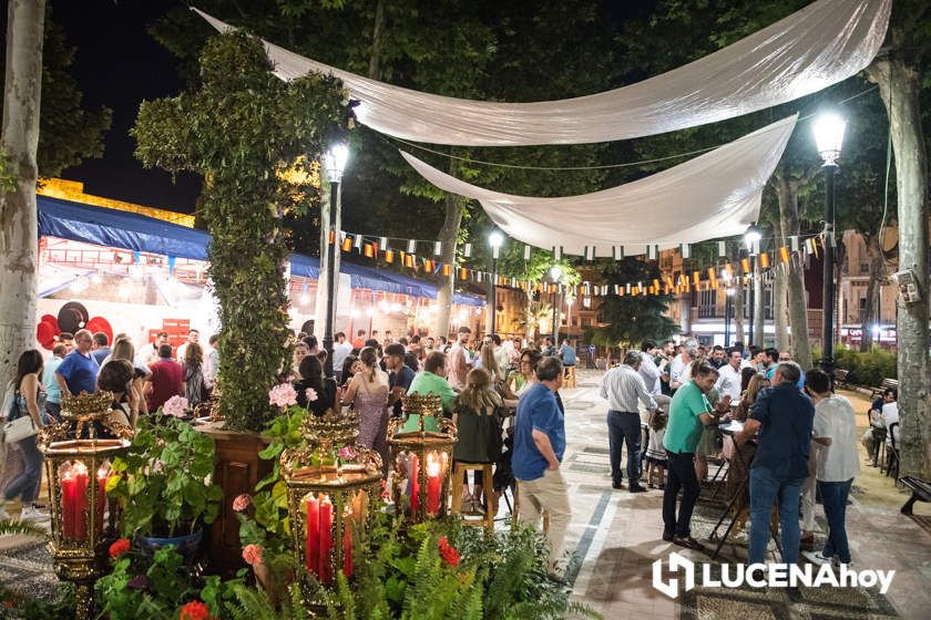 GALERÍA: Amor y Paz y La Columna 'plantan' sus Cruces de Mayo en El Coso y el llanete de Santiago