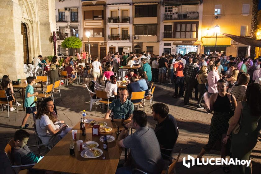 GALERÍA: Amor y Paz y La Columna 'plantan' sus Cruces de Mayo en El Coso y el llanete de Santiago