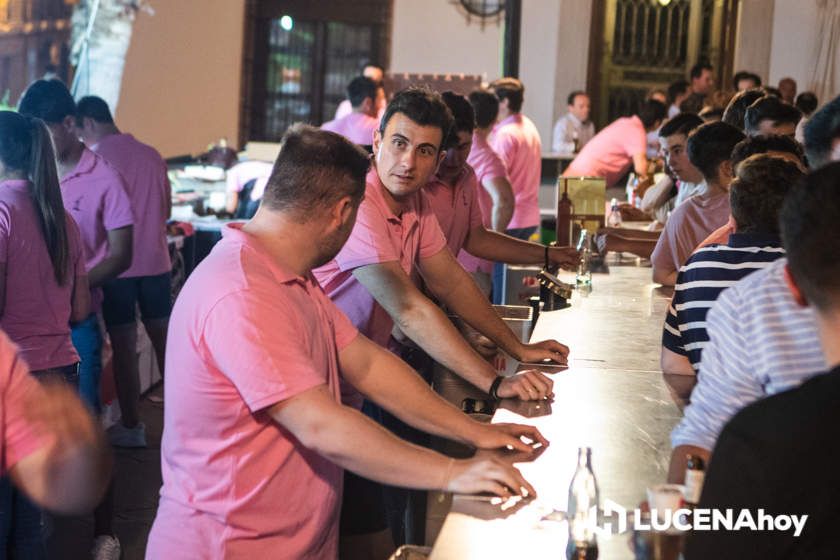 GALERÍA: Amor y Paz y La Columna 'plantan' sus Cruces de Mayo en El Coso y el llanete de Santiago