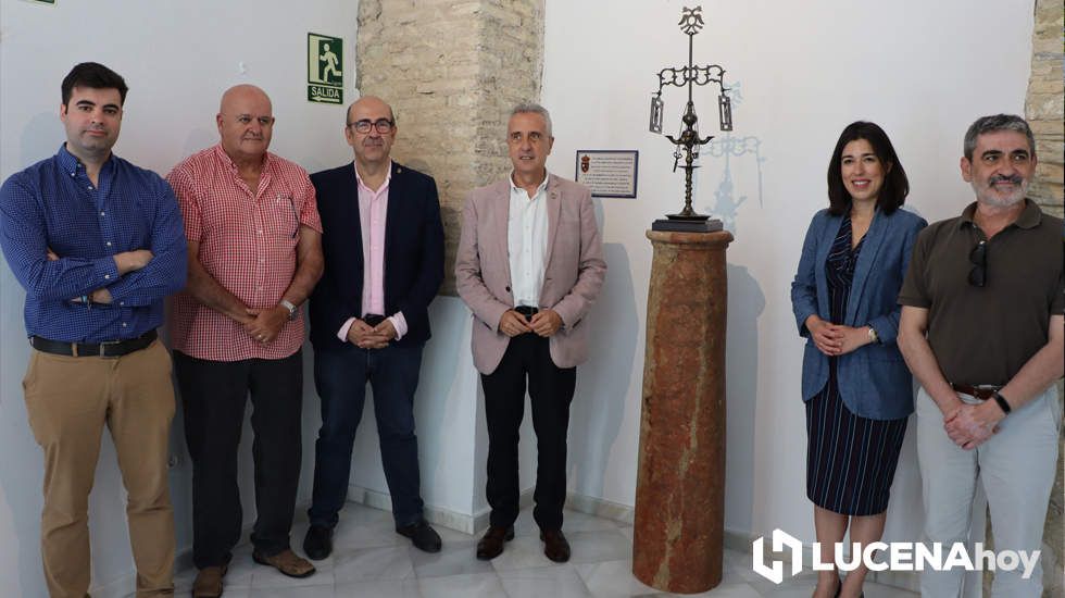  El velón luce ya en la galería del claustro de la Casa de los Mora 