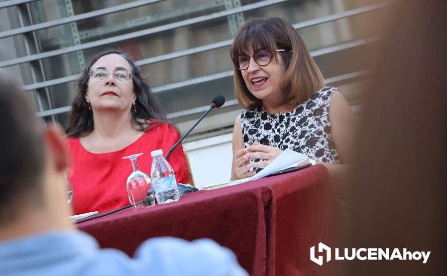GALERÍA: La colección de poesía "El orden del mundo" presenta el último poemario de Amalia Bautista: "Con tres heridas yo" GALERÍA: La colección de poesía "El orden del mundo" presenta el último poemario de Amalia Bautista: "Con tres heridas yo"