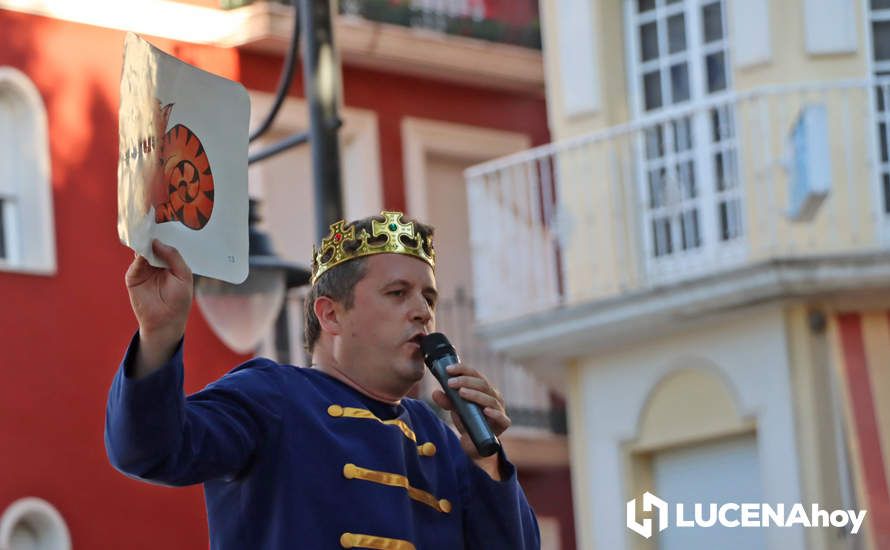 GALERÍA: La "Tarde de Libros" lleva teatro, cuentacuentos, sorteos y muchos libros hasta el Paseo del Coso