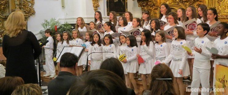  La Escolanía de la Escuela de Música y Danza canta contra el hambre (fotos) 