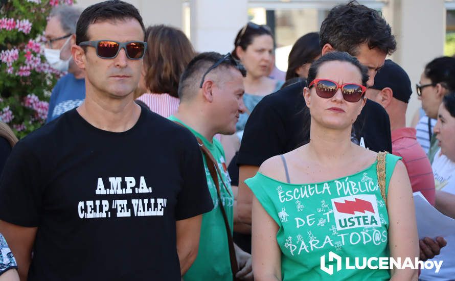 GALERÍA: El AMPA del Valle exige a la Junta el mantenimiento de las dos líneas de infantil de tres años para el próximo curso GALERÍA: El AMPA del Valle exige a la Junta el mantenimiento de las dos líneas de infantil de tres años para el próximo curso