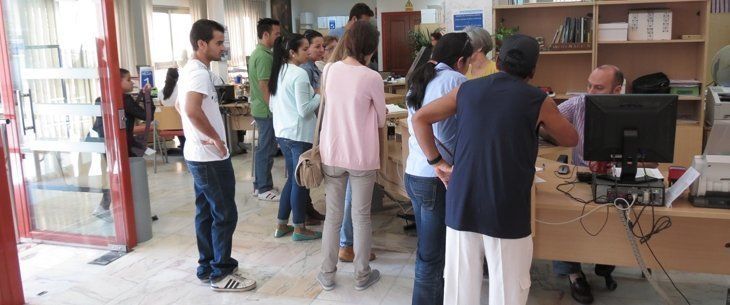  800 personas se interesan por los 160 empleos del plan contra la exclusión en dos días 