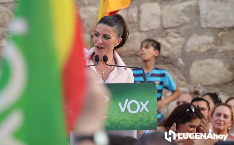 GALERÍA: Las imágenes del mitin de Vox en Lucena con Abascal, Olona y Monasterio