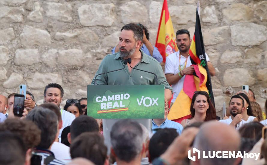 GALERÍA: Las imágenes del mitin de Vox en Lucena con Abascal, Olona y Monasterio