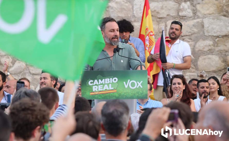 GALERÍA: Las imágenes del mitin de Vox en Lucena con Abascal, Olona y Monasterio