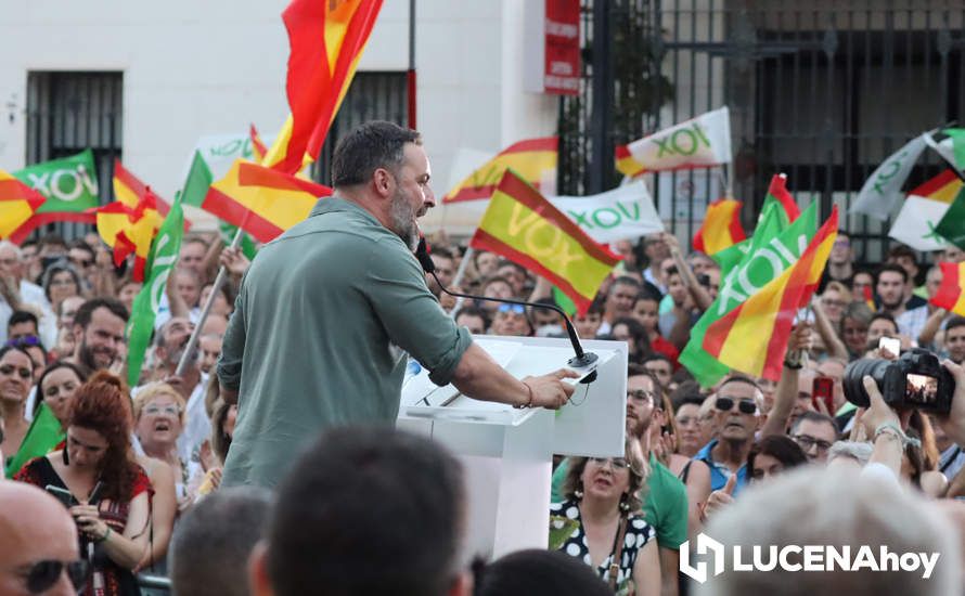 GALERÍA: Las imágenes del mitin de Vox en Lucena con Abascal, Olona y Monasterio