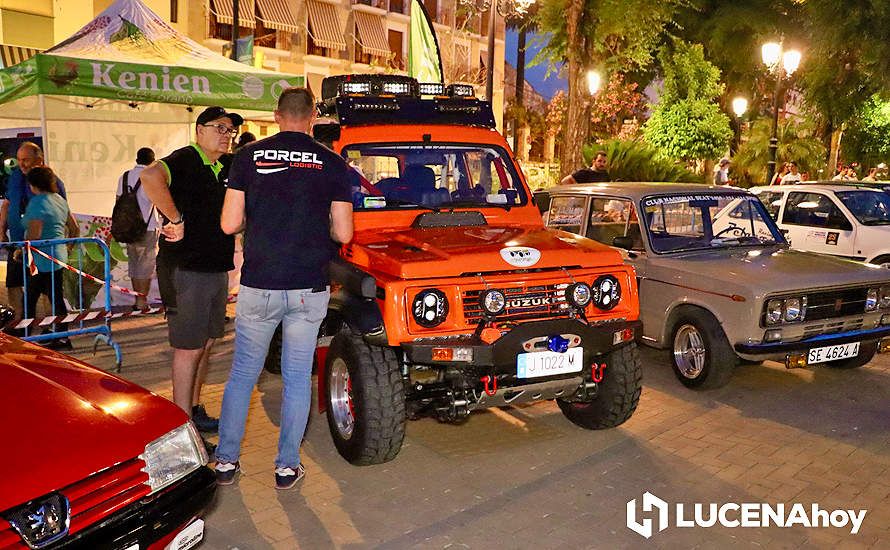 GALERÍA: 37 vehículos clásicos toman parte en la segunda edición del Classic Tour Nocturno 'Luna Nueva' de Lucena