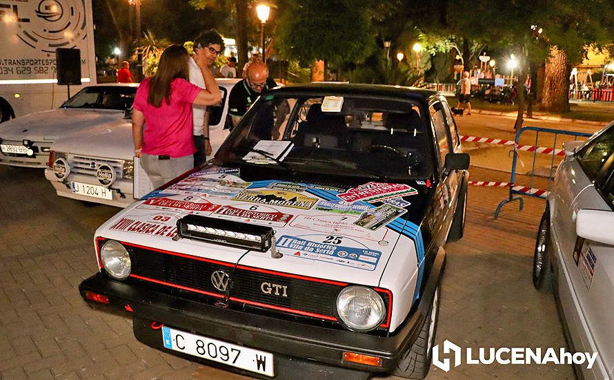 GALERÍA: 37 vehículos clásicos toman parte en la segunda edición del Classic Tour Nocturno 'Luna Nueva' de Lucena