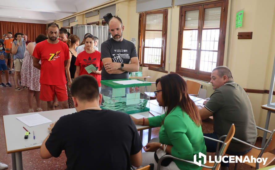 GALERÍA: Las imágenes de la jornada electoral en Lucena: Así han votado los lucentinos y sus representantes políticos GALERÍA: Las imágenes de la jornada electoral en Lucena: Así han votado los lucentinos y sus representantes políticos
