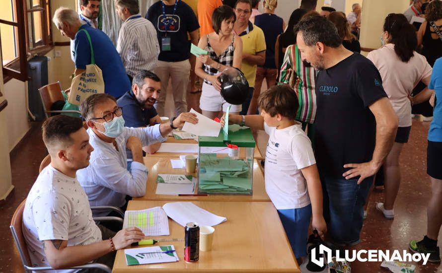 GALERÍA: Las imágenes de la jornada electoral en Lucena: Así han votado los lucentinos y sus representantes políticos