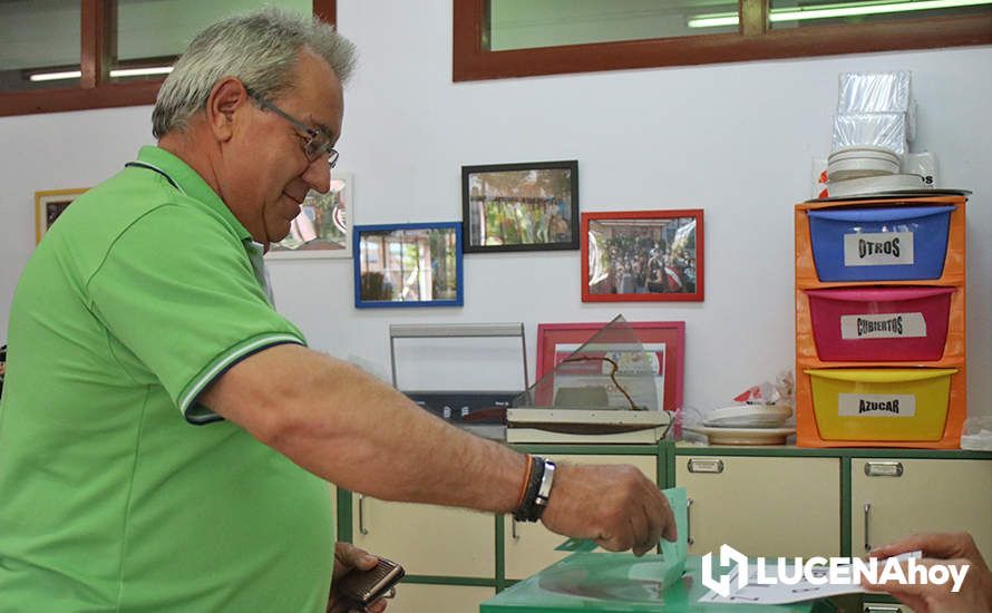 GALERÍA: Las imágenes de la jornada electoral en Lucena: Así han votado los lucentinos y sus representantes políticos GALERÍA: Las imágenes de la jornada electoral en Lucena: Así han votado los lucentinos y sus representantes políticos
