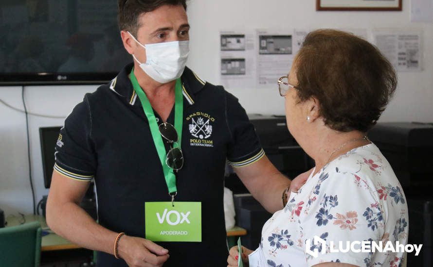 GALERÍA: Las imágenes de la jornada electoral en Lucena: Así han votado los lucentinos y sus representantes políticos GALERÍA: Las imágenes de la jornada electoral en Lucena: Así han votado los lucentinos y sus representantes políticos