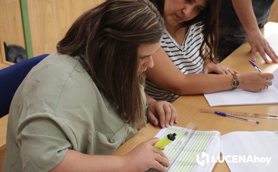 GALERÍA: Las imágenes de la jornada electoral en Lucena: Así han votado los lucentinos y sus representantes políticos GALERÍA: Las imágenes de la jornada electoral en Lucena: Así han votado los lucentinos y sus representantes políticos