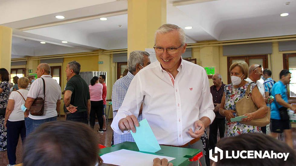 GALERÍA: Las imágenes de la jornada electoral en Lucena: Así han votado los lucentinos y sus representantes políticos