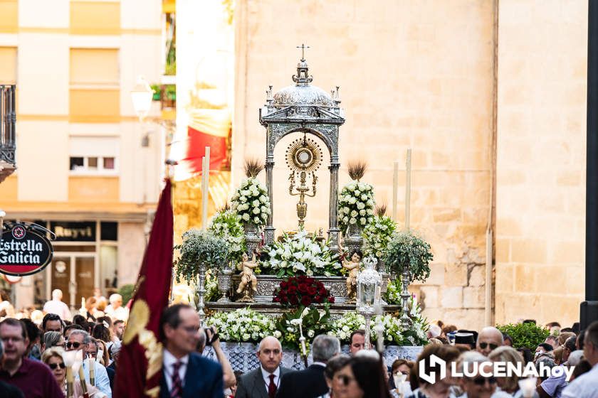 GALERÍA: Las imágenes de la procesión del Corpus Christi en Lucena.