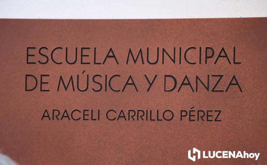 GALERÍA: La Escuela de Música y Danza de Lucena ya lleva el nombre de Araceli Carrillo Pérez