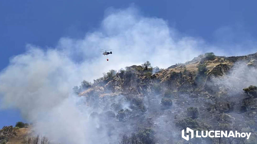  Un helicóptero trabajo en la zona afectada por este tercer incendio en Rute 