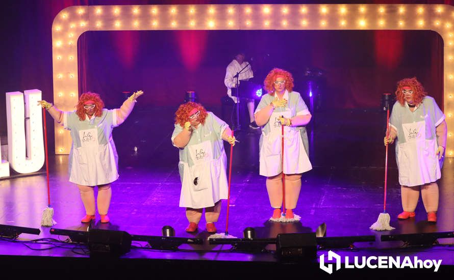 GALERÍA: El Selu llena el Auditorio de Lucena con la colección de personajes de su emblemática chirigota en un divertido musical GALERÍA: El Selu llena el Auditorio de Lucena con la colección de personajes de su emblemática chirigota en un divertido musical