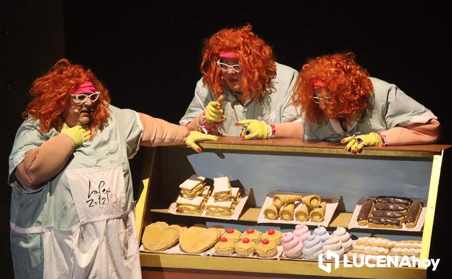 GALERÍA: El Selu llena el Auditorio de Lucena con la colección de personajes de su emblemática chirigota en un divertido musical GALERÍA: El Selu llena el Auditorio de Lucena con la colección de personajes de su emblemática chirigota en un divertido musical